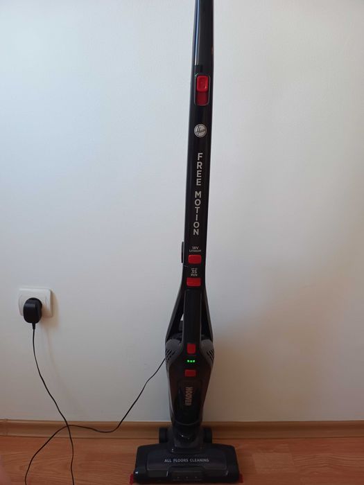 Вертикална прахосмукачка 2 in 1 Hoover FreeMotion
