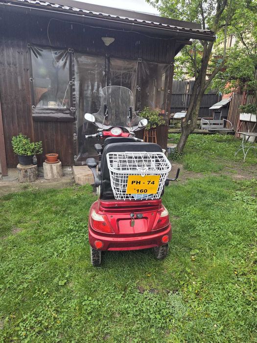 Vand triciclu electric pentru 2 persoae, folosit