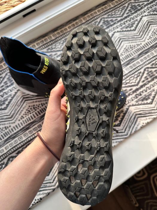 футбольные бутсы