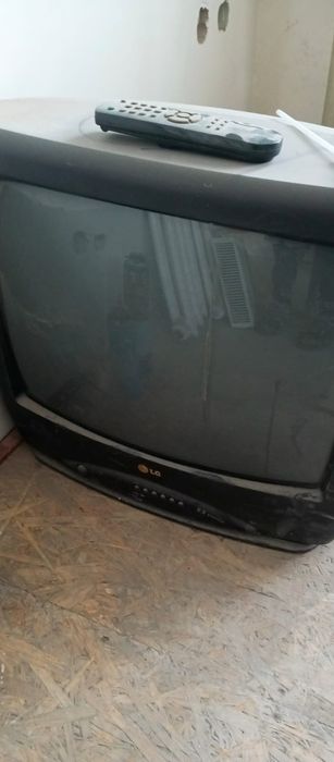Продаю елевизор 54 дианональ LG