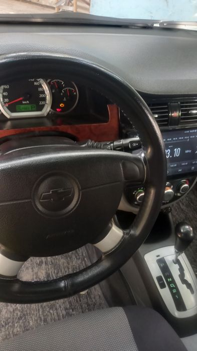 Lasetti jentra qilngan