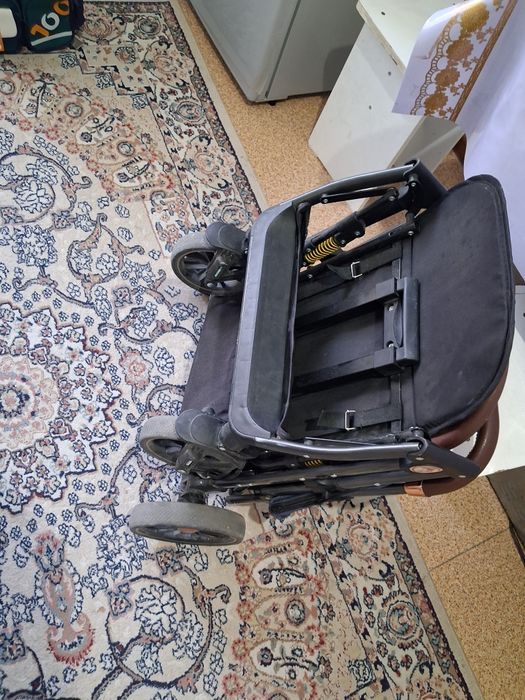 Продаю коляску в хорошем состояния