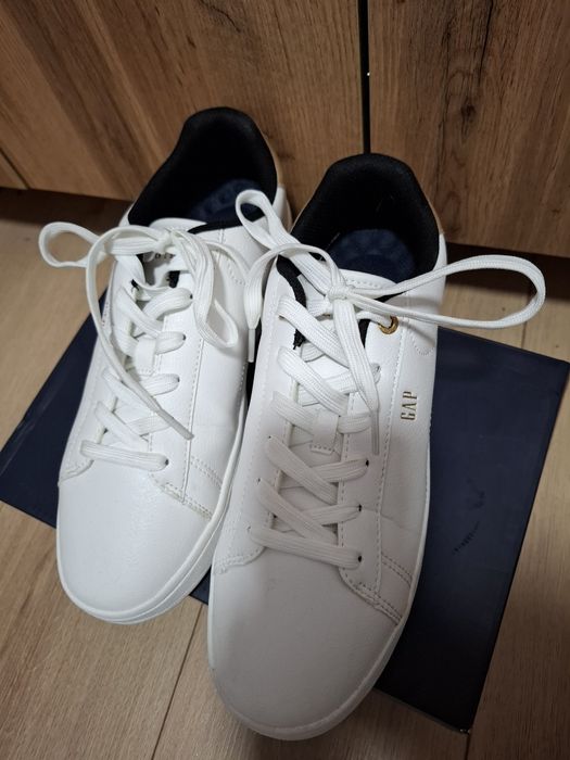 Унисекс кецове на GAP