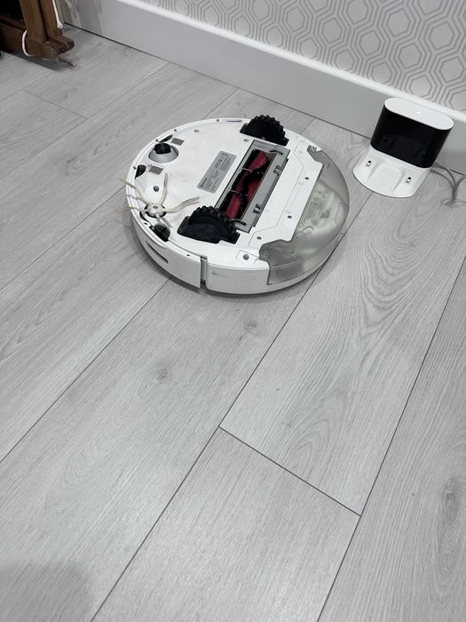 Пылесос робот Roborock S5 в отличном состоянии