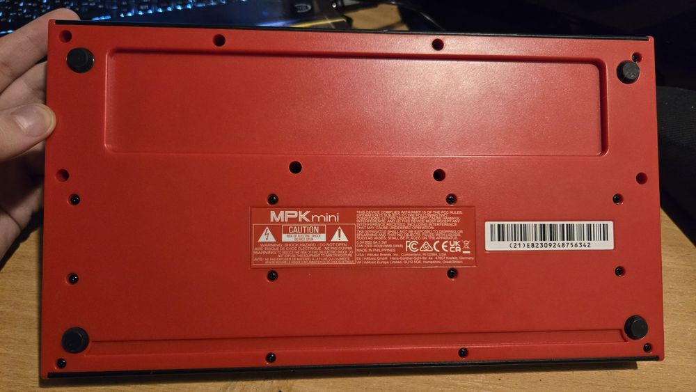 Миди клавиатура AKAI MPKmini (Midi)