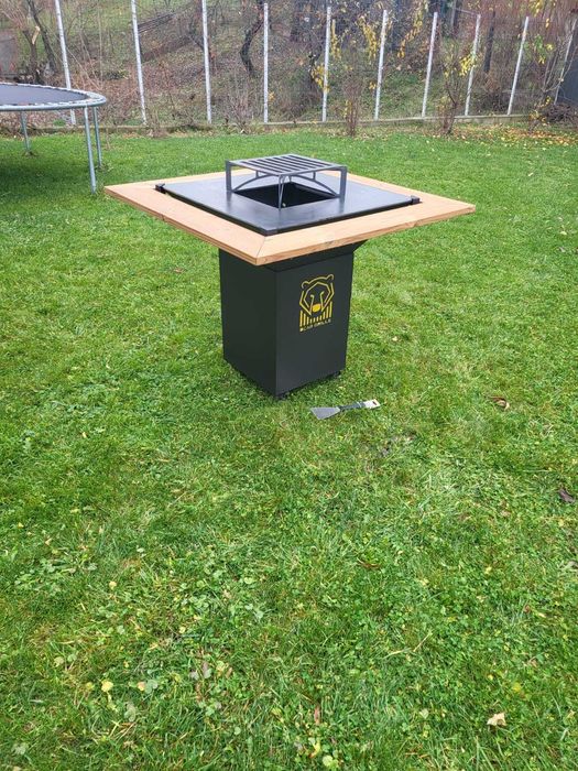 Gratar cu plita si blat de lemn