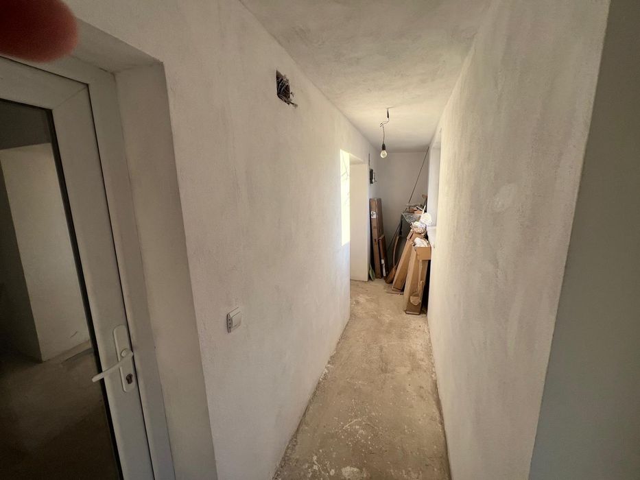 Vând casă cu grădină în Ohaba.