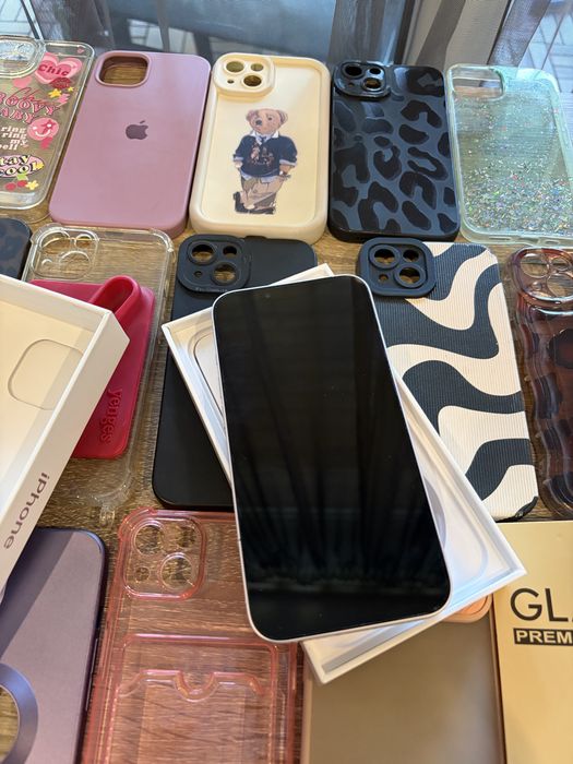 Iphone 13, с кейсове и протектори
