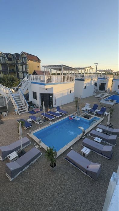 Bungalow- casa Costinesti cu piscina