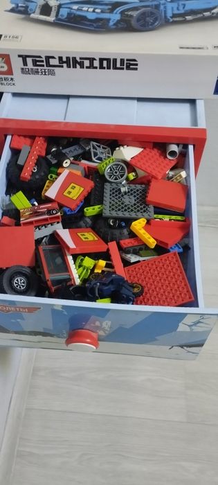 Продам 4 яшика конструктора