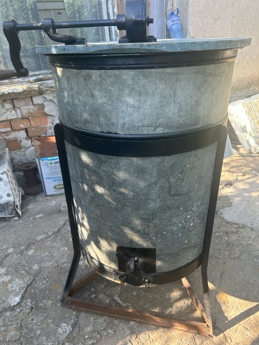 Центрафуга за изваждане на пчелен мед