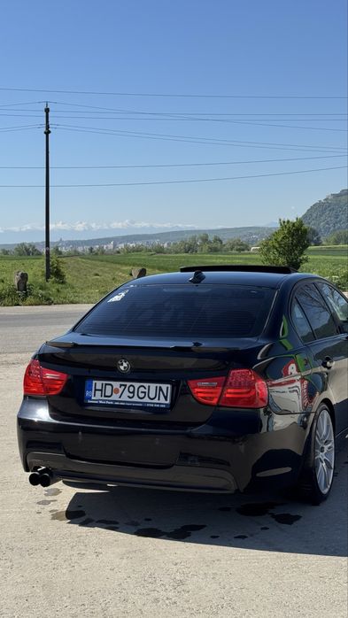 Bmw e90 Lci 2009 M-Pachet  318 benzina Trapa,Bi-xenon,Navigație
