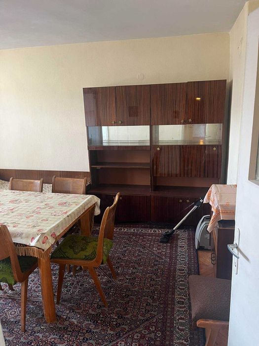 Дава се под наем Тристаен апартамент в Разград, Център - 89 кв.м за 122400 € - Снимка #7