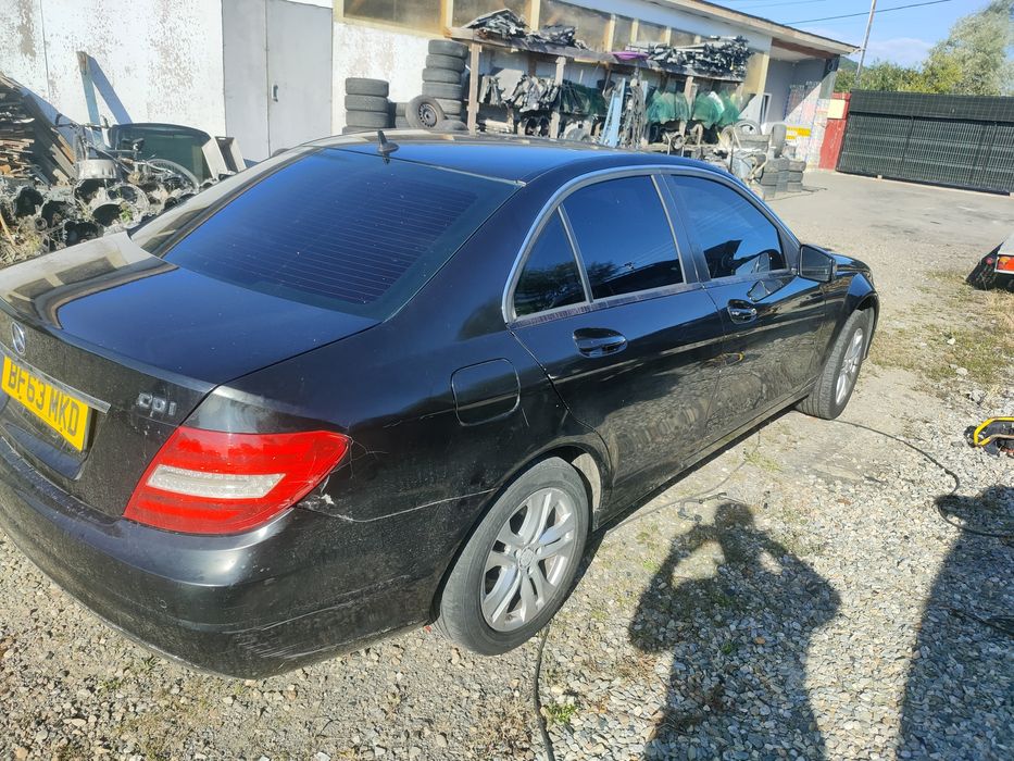 Dezmembrări cutie viteze grup cardan turbina egr admisie Mercedes w204
