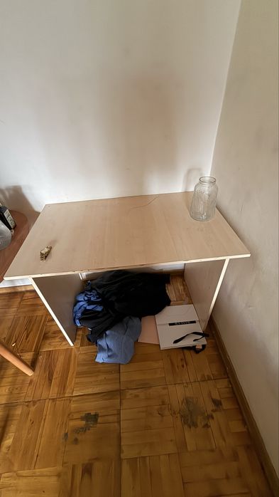 Стол длина 1м, глубина 60