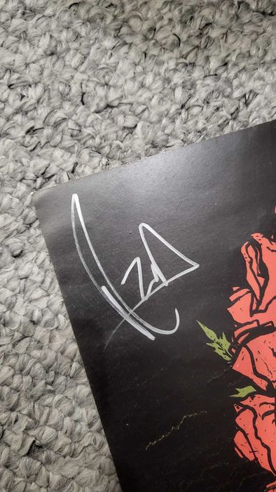 poster cu autografe formatia Blue October