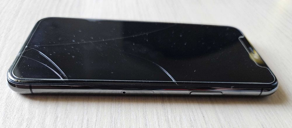 Iphone 11 Pro 256 GB si huse