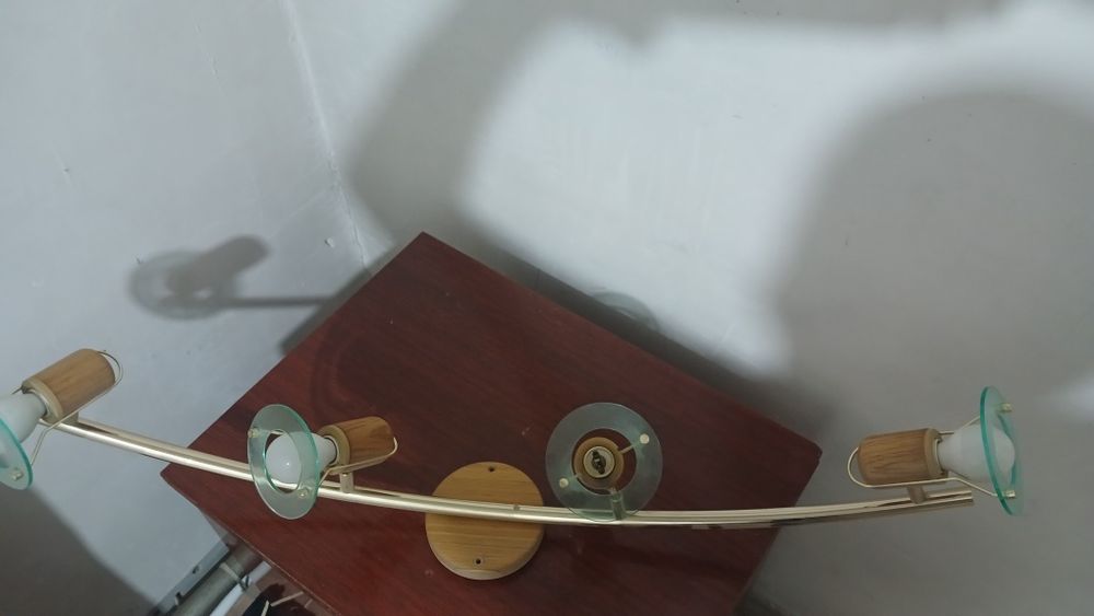 Продам светильник настеный