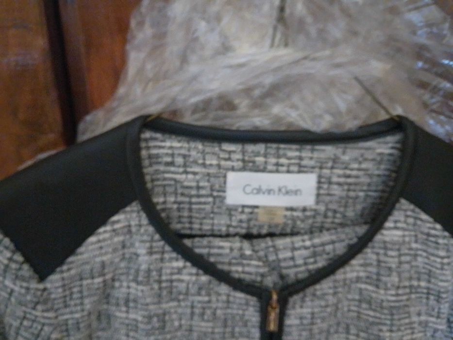 Костюм Calvin Klein M-L , сако+ пола