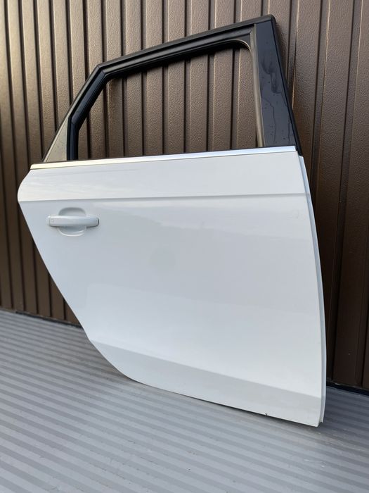 Usa dr spate combi/breach Audi A4 B8 Facelift cod de culoare LS9R