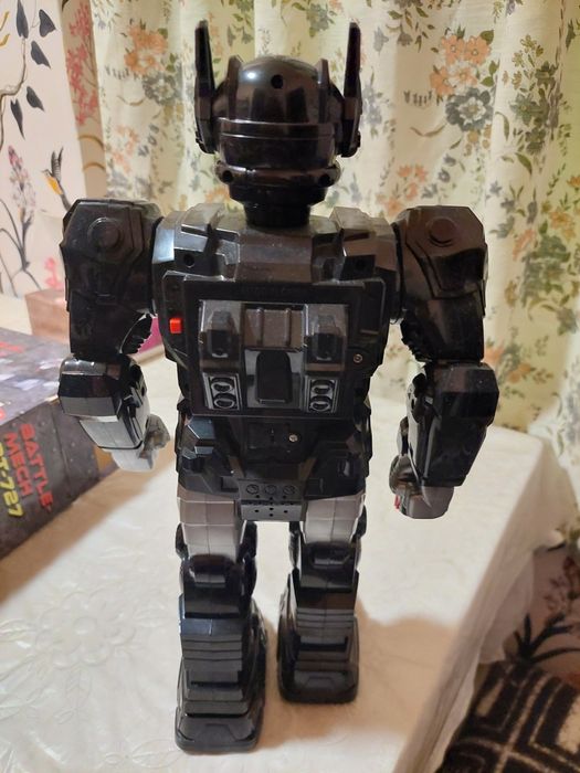 Robot cu sunete și lumini