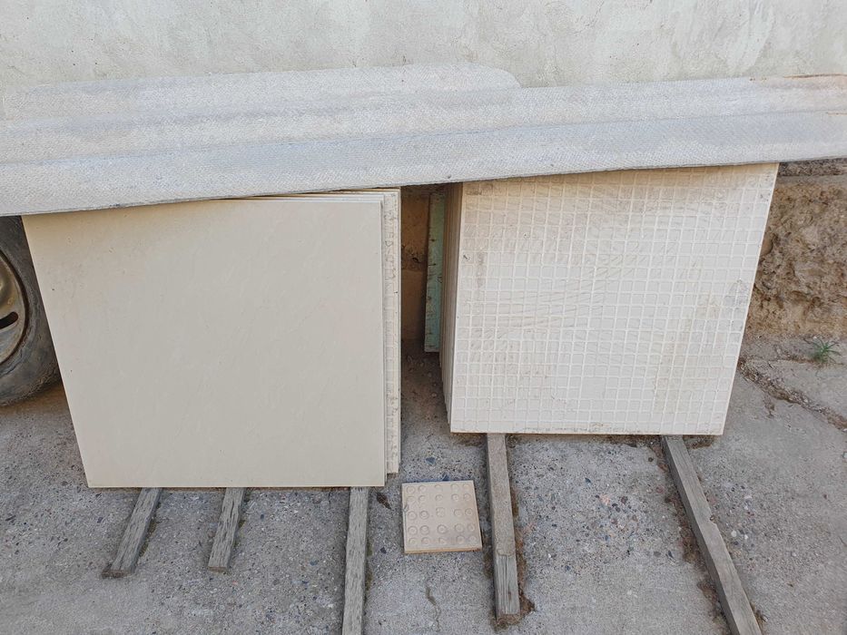 Кафель, плитки для пола (60 x 60).