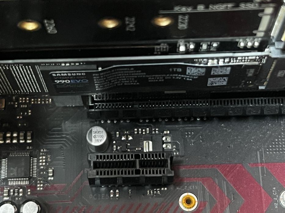 Геймърски компютър Ryzen 7 1700 GTX 1060, 32GB RAM, 1TB SSD 1 TB HDD