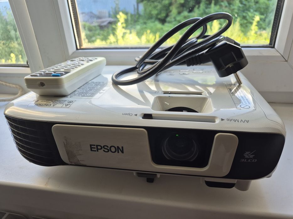 Проектор EPSON EB-X41