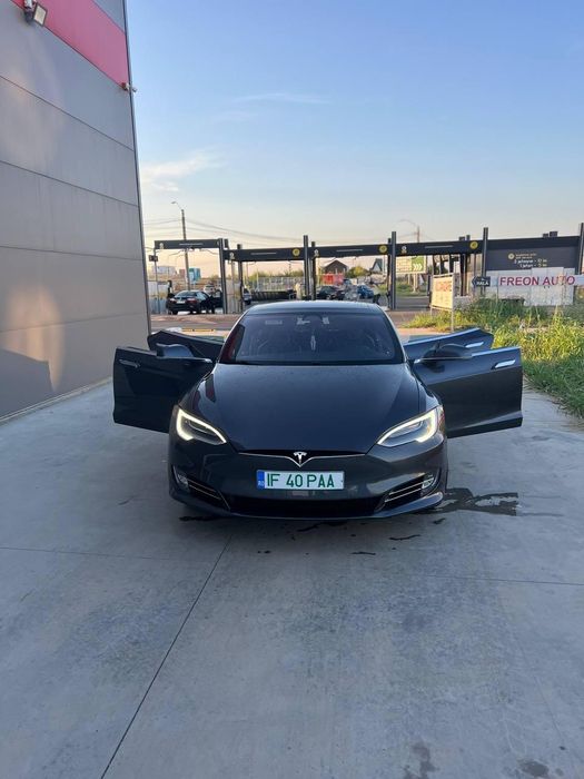 Tesla model s  75d  awd