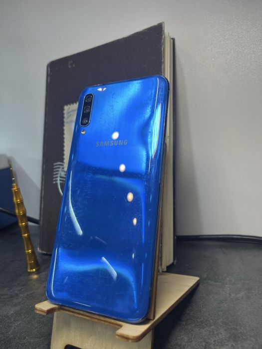 самсунг а50 в хорошем состояний.