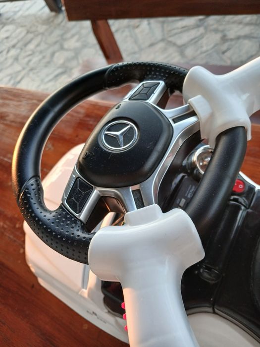 Мерцедес AMG, количка за бутане,каране,водене.