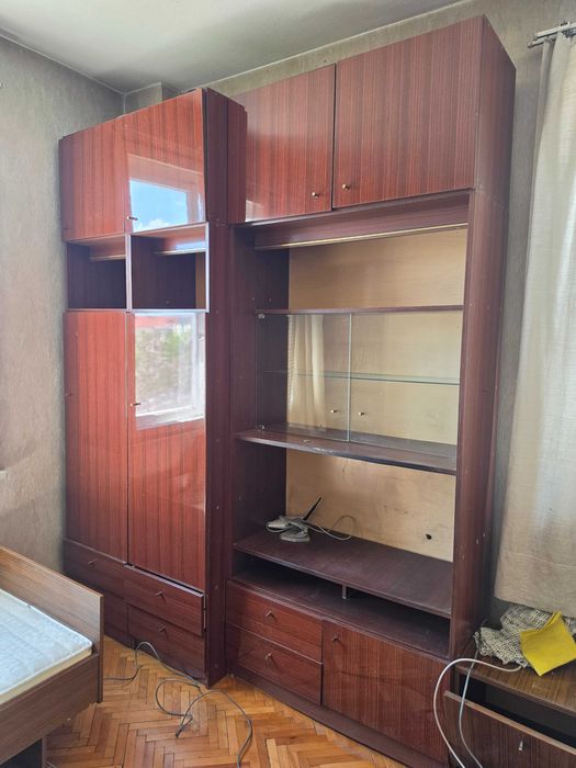 Продавам стари мебели