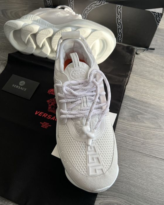 Versace chain reaction