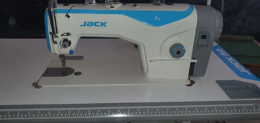 Jack F4 ortacha holatda