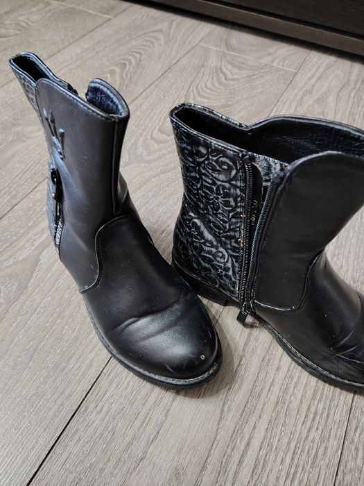 Продам сапожки на девочку