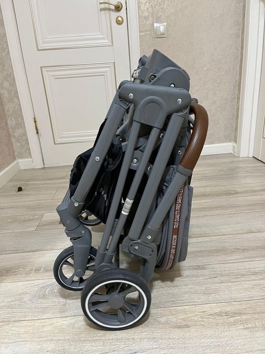 Продам коляску прогулочную