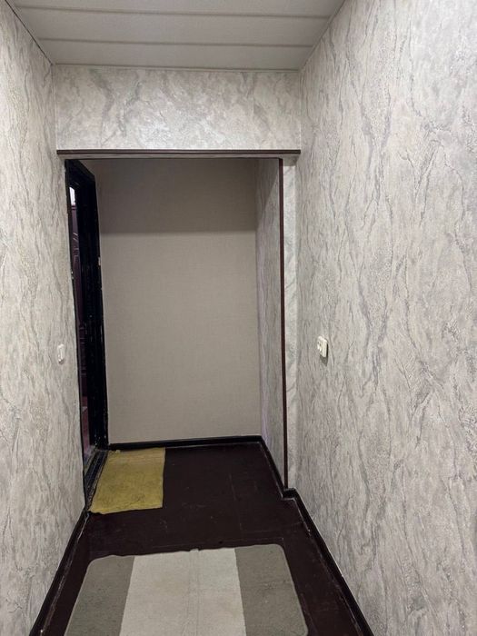 Chirchiq 8-mikr 2 xonali kvartira 56m² remont bilan