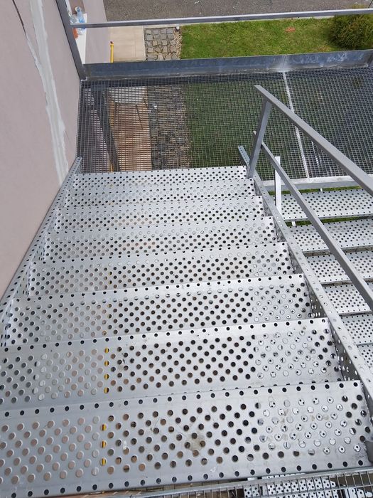 Scara metalica zincata 4mm grosime de incendiu