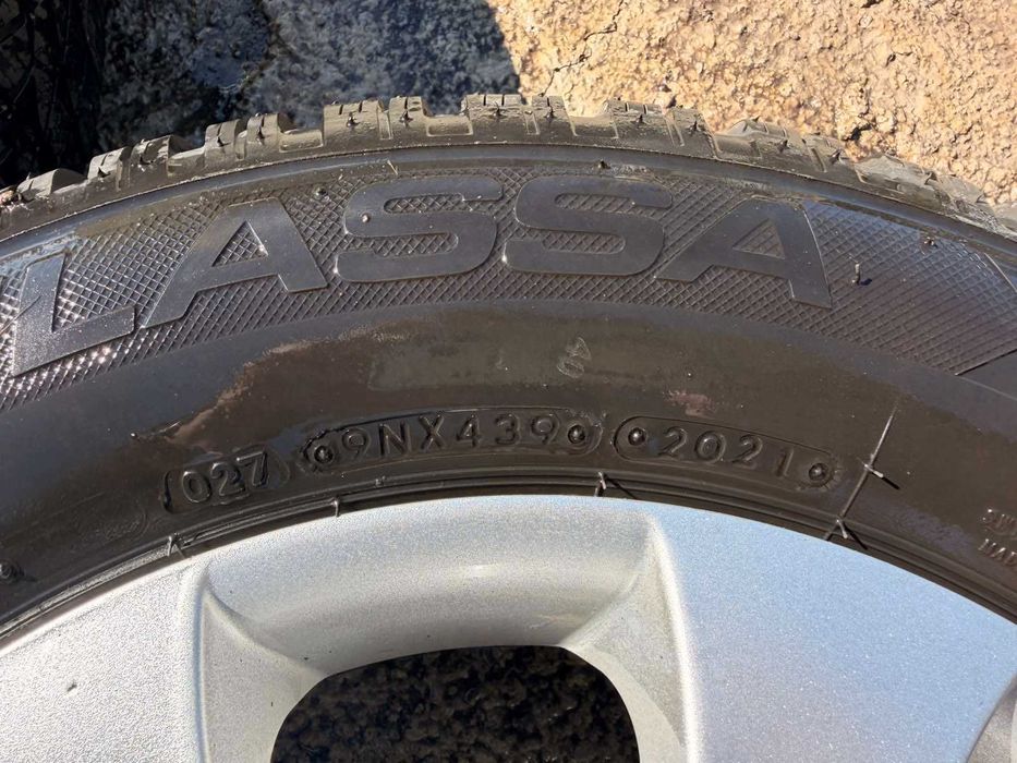 Алуминиеви лети джанти 15" 5х114,3 със зимни гуми Lassa 195/65