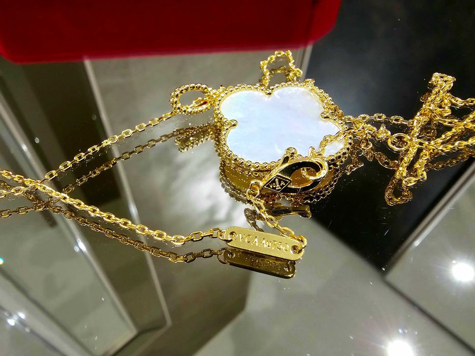Van Cleef & Arpels VCA Gold Mother Long Magic Alhambra Дамско Колие
