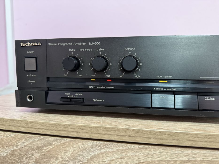 Technics SU-600 стерео усилвател