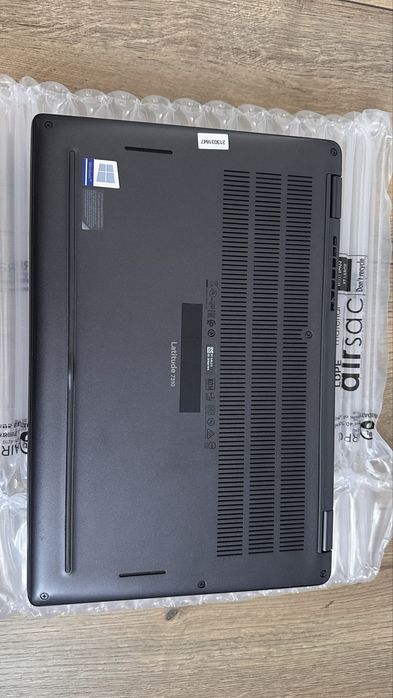 Лаптоп Dell Latudite 7310 FHD 13.3”  / Intel i5- 10310u 16GB RAM 256GB SSD / Windows 11 Pro