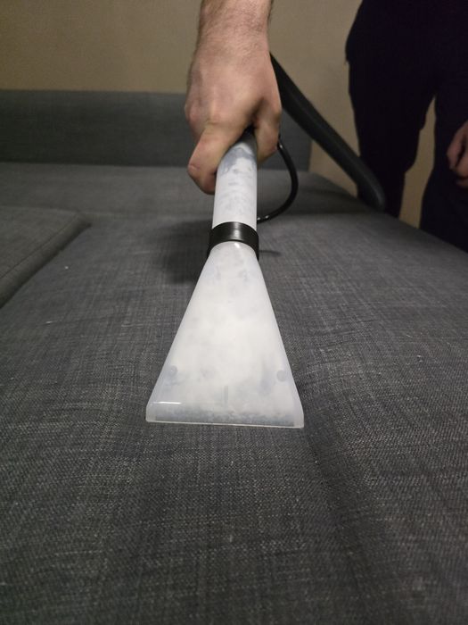 ПОД НАЕМ! Професионална машина за пране на мека мебел RIO и KARCHER