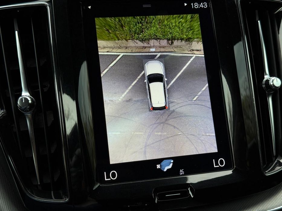 Volvo XC 60 2019 Diesel D5 R Design Automatic 235