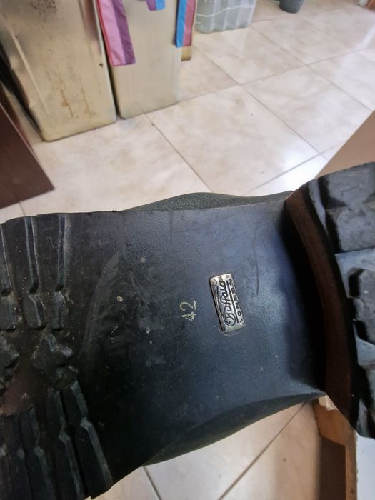 Buffalo ботуши номер 42