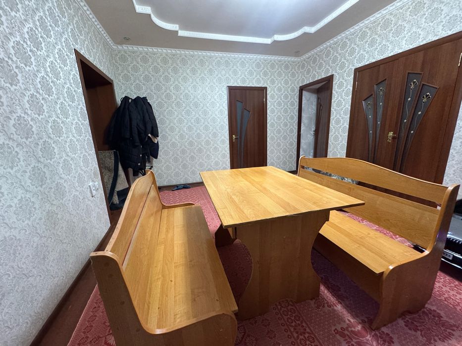 Кухонный стол стулья