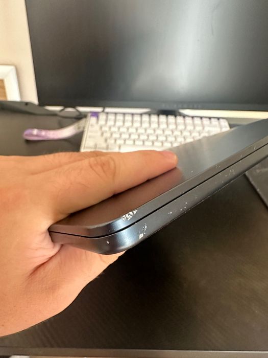 MacBook AIR 15” M2, 8gb RAM, 256SSD