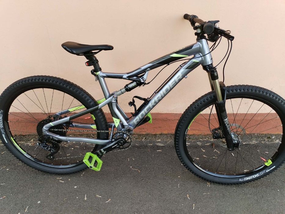 Bicicleta full suspensii furca aer rock shox frane disc hidraulice