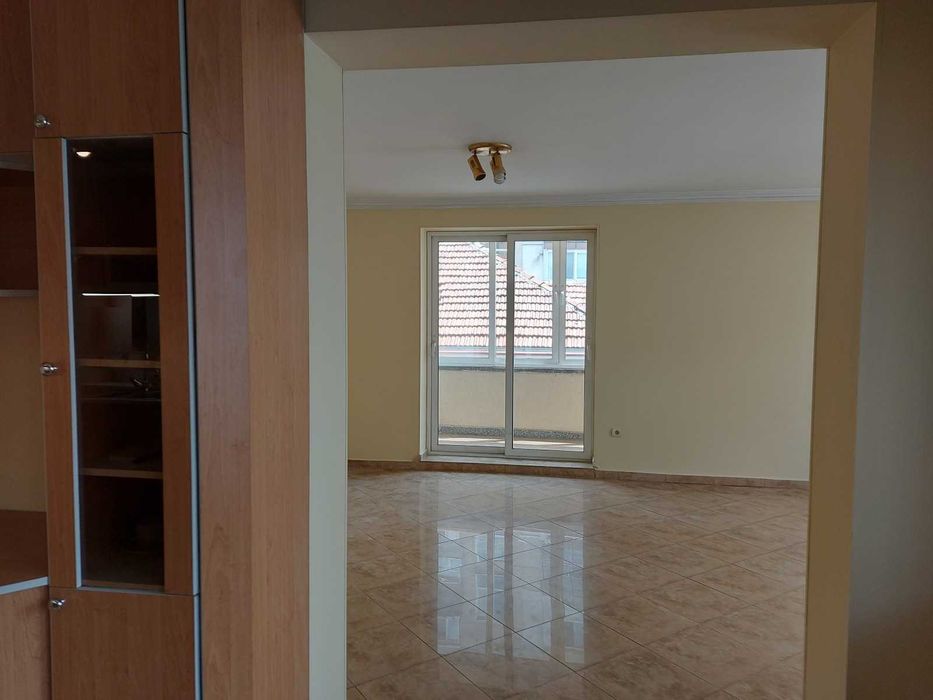 Дава се под наем Многостаен апартамент в София, Оборище - 146 кв.м за 1300 € - Снимка #3