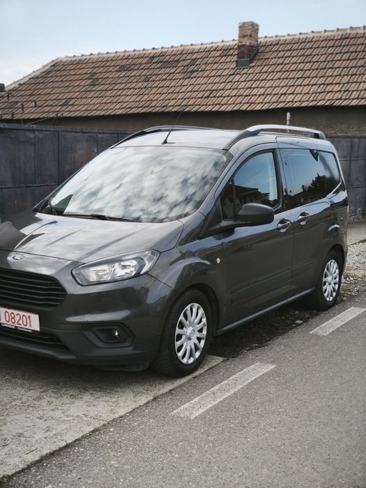 FORD Courier